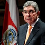 El Ministro de Justicia presenta su renuncia como subdirector del OIJ tras la negativa de la Corte a concederle el permiso para seguir en el cargo.