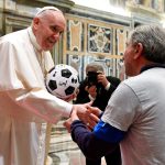 Rodrigo Arias firmó el Libro de Condolencias por la muerte del Papa Francisco