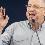Centrales: El sindicato en Argentina lanza un paro general en oposición a las políticas económicas del gobierno.