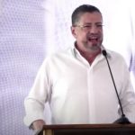 Video: Hombres asisten a la escuela con un cuchillo en Guanacaste
