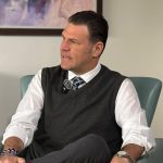 El presidente de Colombia respalda la orden de arresto contra el ex presidente del Congreso.