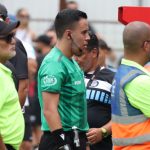 El hombre es sorprendido mientras trabaja en la zanja
