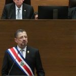 El presidente Chaves presentó estadísticas sobre el colapso del turismo durante su discurso en el informe a la nación.
