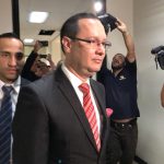 Los vecinos escuchan disparos, se van y encuentran a Young murió en el pavimento

 – El nacional cr