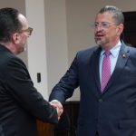 Médico emite informe sobre el estado de salud de Eli Feinzaig
 – El nacional cr