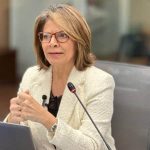 Motociclista choca contra objeto y queda debajo de camión de bomberos

 – El nacional cr