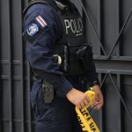 Toma una taza de café francés.

 – El nacional cr