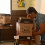 Dos muertos tras chocar contra un árbol y caer a un barranco

 – El nacional cr