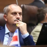 Asesoría jurídica del AyA advirtió sobre inacción y riesgos por “defectos de nulidad” en el plan para eliminar el cargo de Óscar Izquierdo

 – El nacional cr