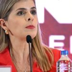 Cae material de camión en plena Rotonda de la Hispanidad

 – El nacional cr